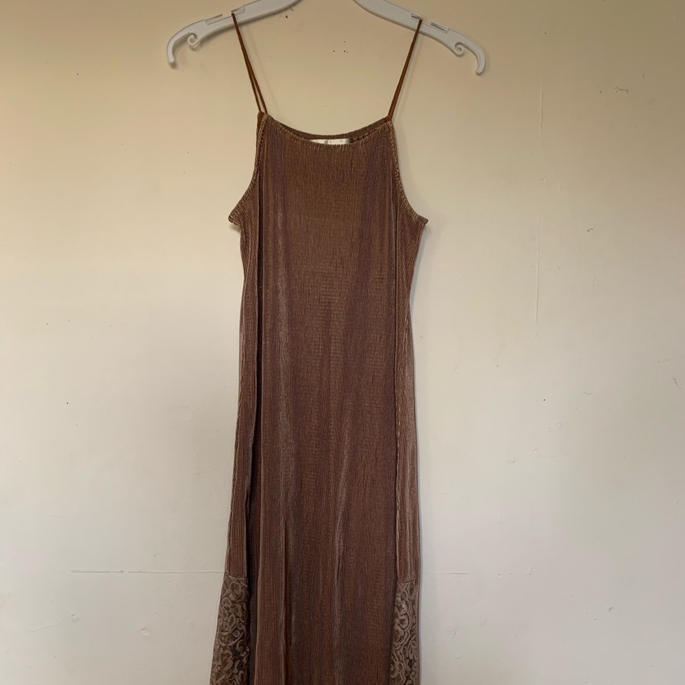 J.O.A. JOA Mocha pink pleated silky dress 👗